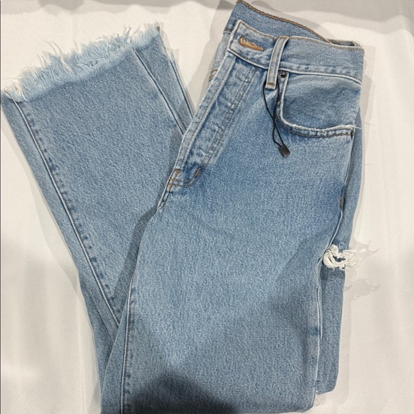 Carmar Denim - Carmar Light Blue Straight Leg Jeans. NWT. SIZE 26.